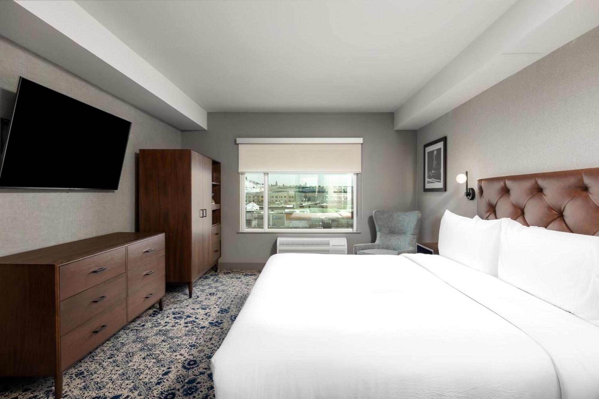 Four Points By Sheraton Kelowna Airport Екстериор снимка