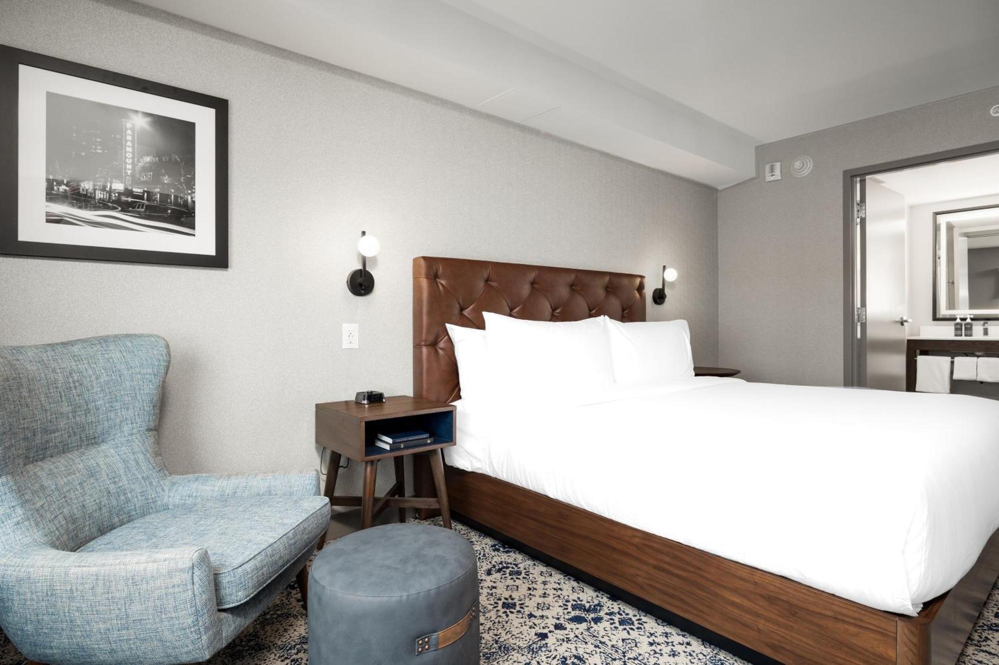Four Points By Sheraton Kelowna Airport Екстериор снимка