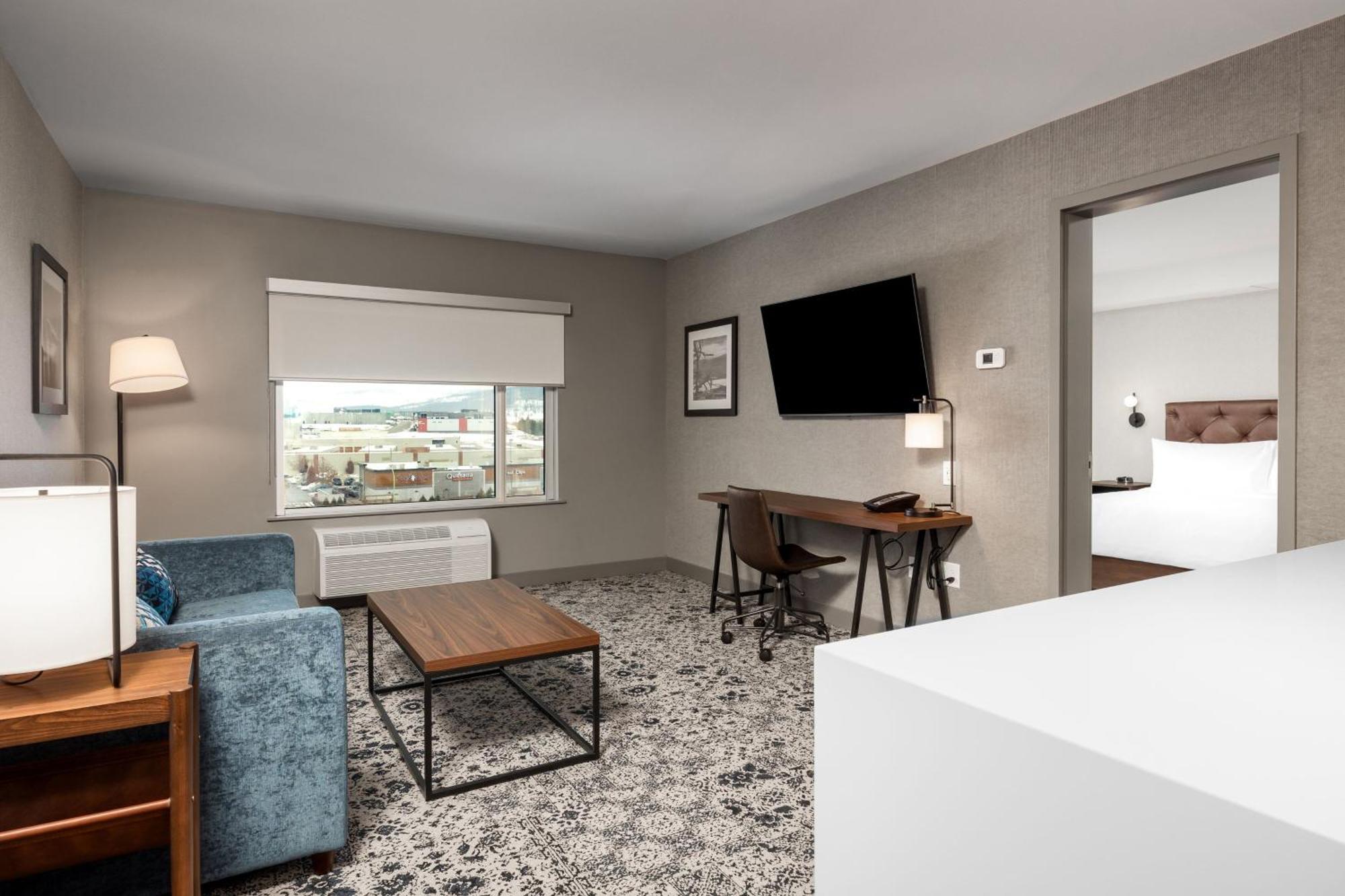 Four Points By Sheraton Kelowna Airport Екстериор снимка
