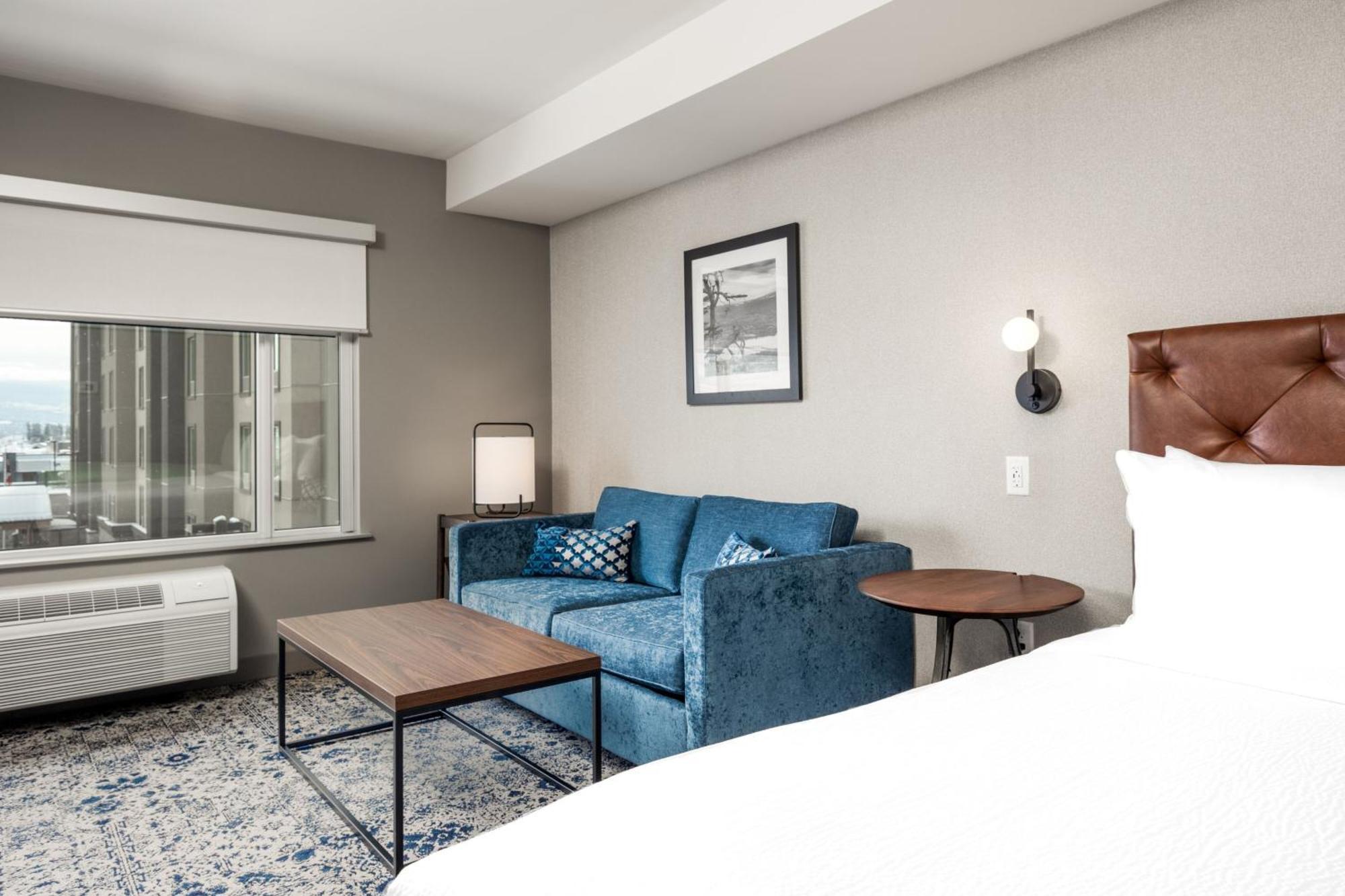 Four Points By Sheraton Kelowna Airport Екстериор снимка