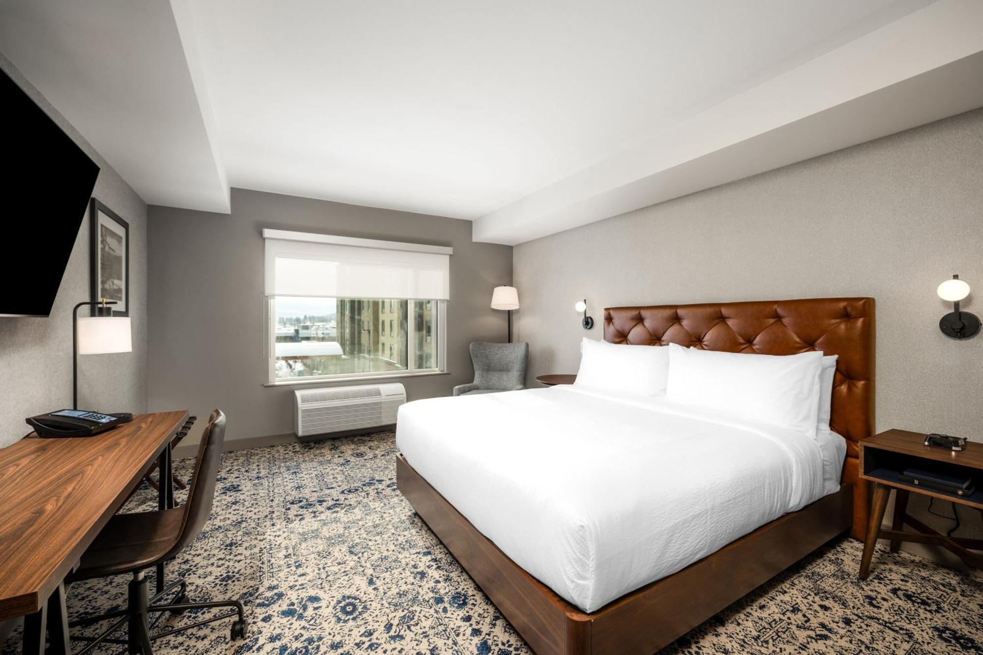 Four Points By Sheraton Kelowna Airport Екстериор снимка